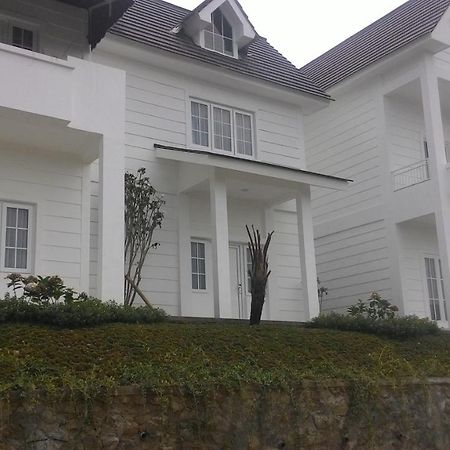 Amaranta Guest House Batu  Exterior photo