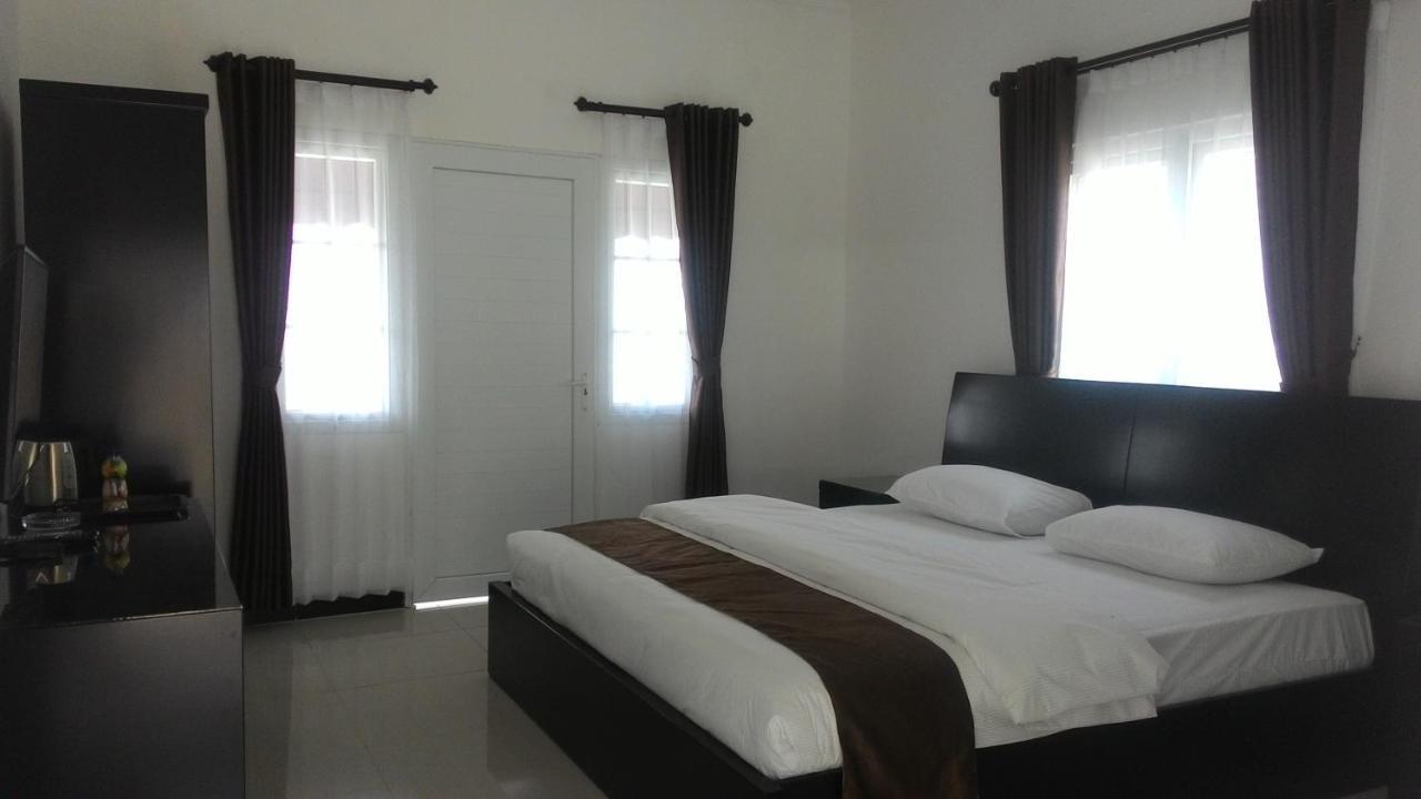 Amaranta Guest House Batu  Exterior photo