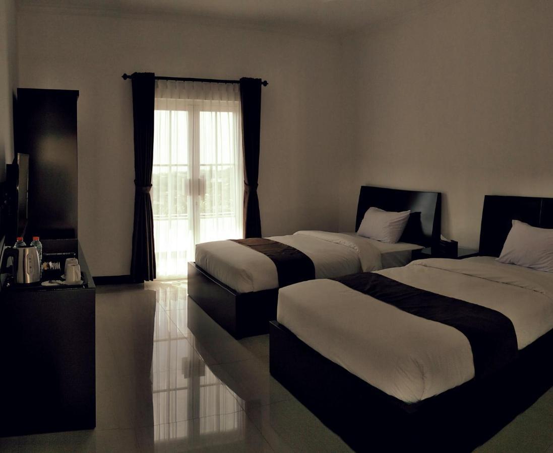 Amaranta Guest House Batu  Exterior photo